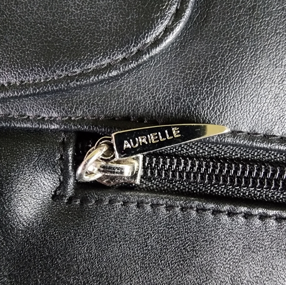 Aurielle Leather Shoulder Handbag - Picture 7 of 7